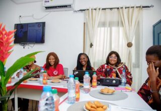 Journée internationale des droits de la femme.

8 mars 2024

Thème de la 39e édition: “Investir en faveur des femmes : accélérer le rythme”.

Les dames de SOLUTIONS RH+EMPLOI SARL 👩🏽‍⚕️👩🏾‍🏭👩🏾‍💼👩🏿‍🌾👩🏾‍🎓👷🏿‍♀️👩🏽‍🔬👩🏻‍🎨👩🏾‍✈️👩🏽‍⚖️🤵🏽‍♀️🤰🏽🤱🏽

> Débat sur le thème 
> Œuvre caritative 
> Dîner